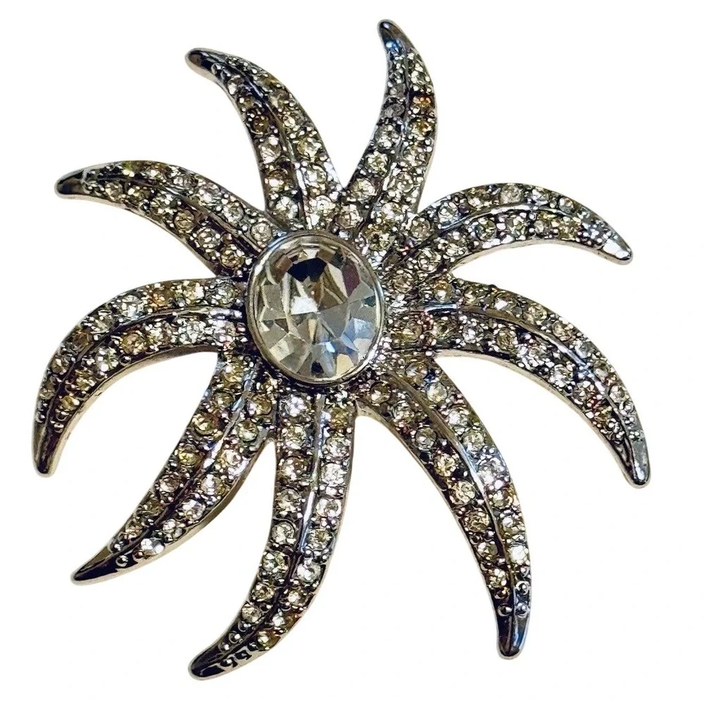 VTG Pin Brooch Star Austrian Crystal rhinestone Silver Jeweled Burst Sparkly‎
